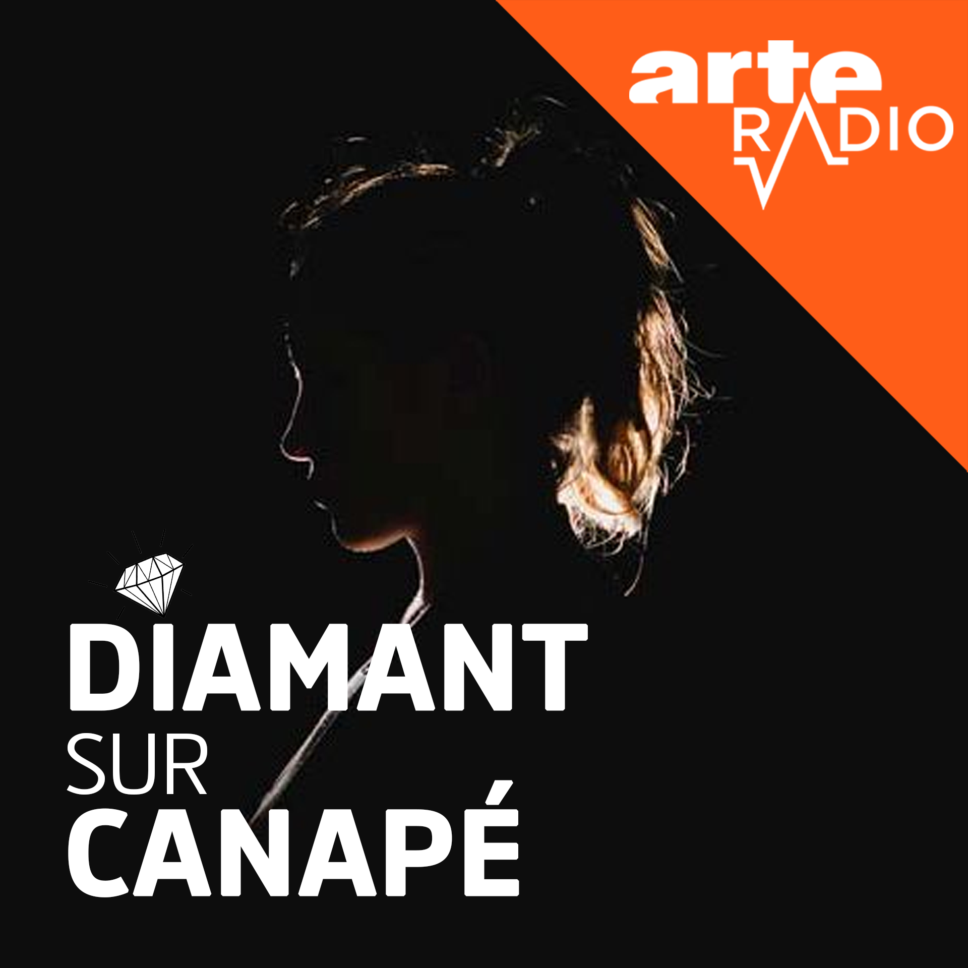 Le charme est une arme - Diamant sur canapé (2/4)